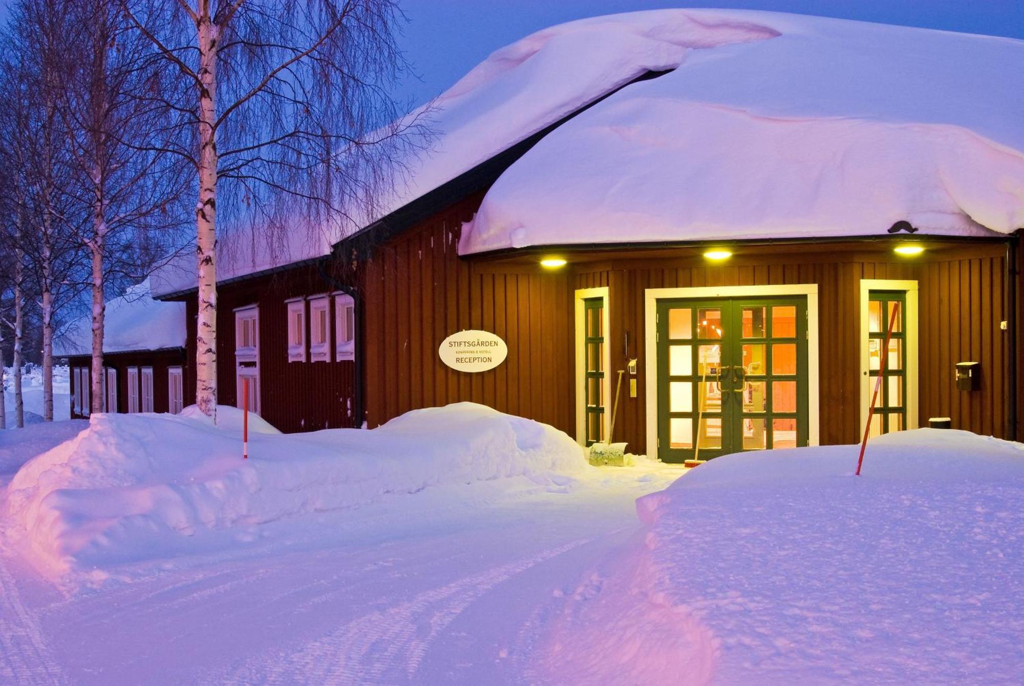 Stiftsgarden Konferens & Hotell Шеллефтео Экстерьер фото