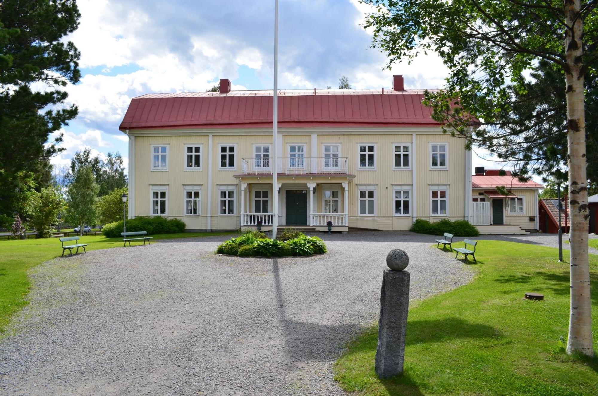 Stiftsgarden Konferens & Hotell Шеллефтео Экстерьер фото